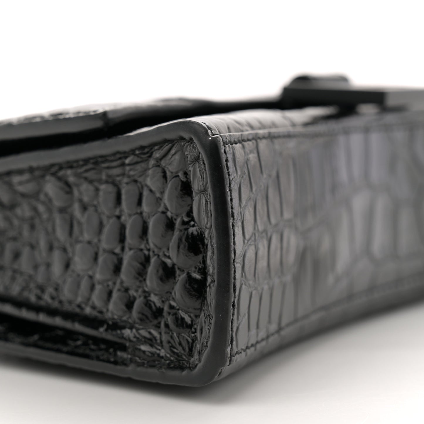 Shiny Calfskin Monochrome Crocodile Embossed Hourglass Chain Bag Black
