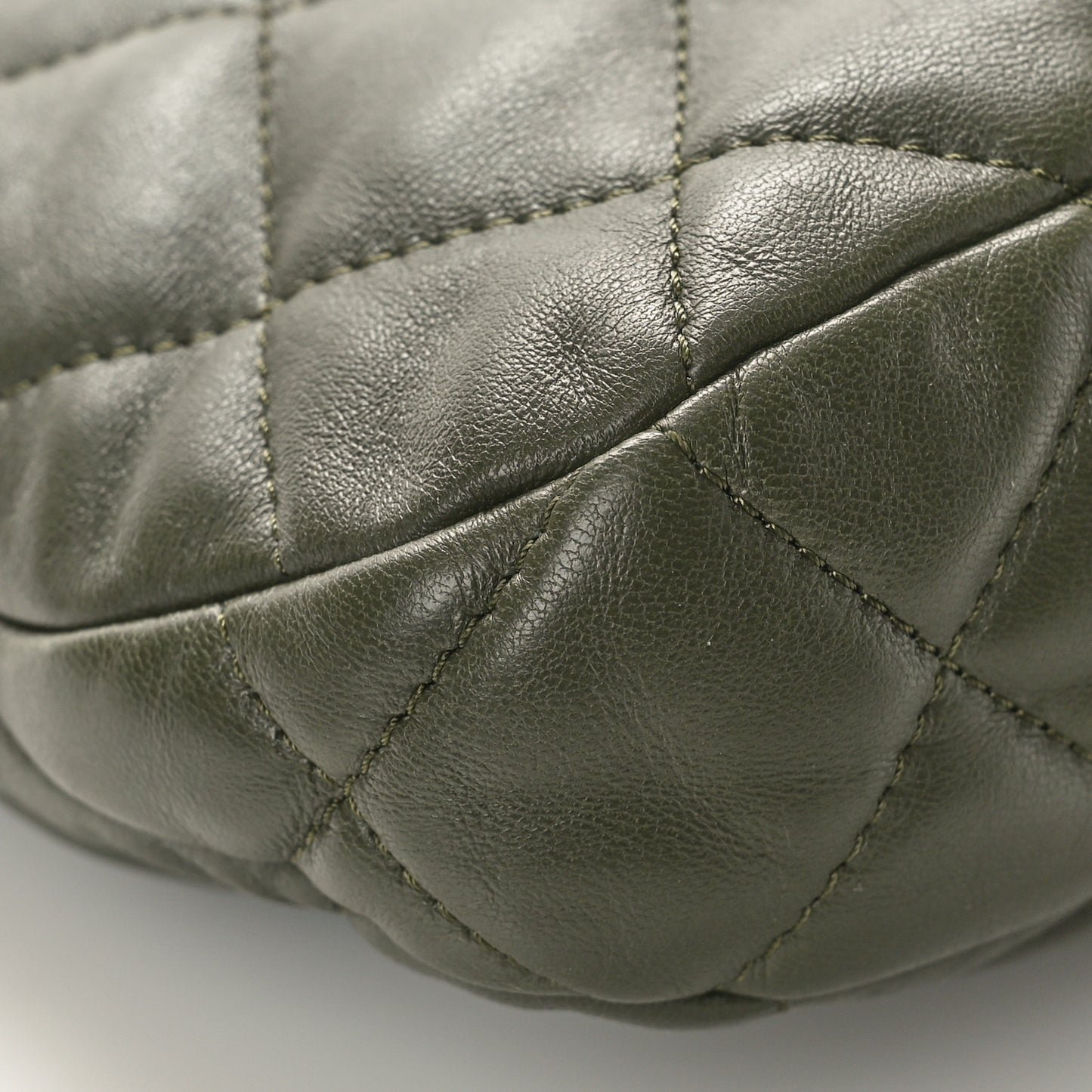 Lambskin Quilted CC Links Hobo Khaki