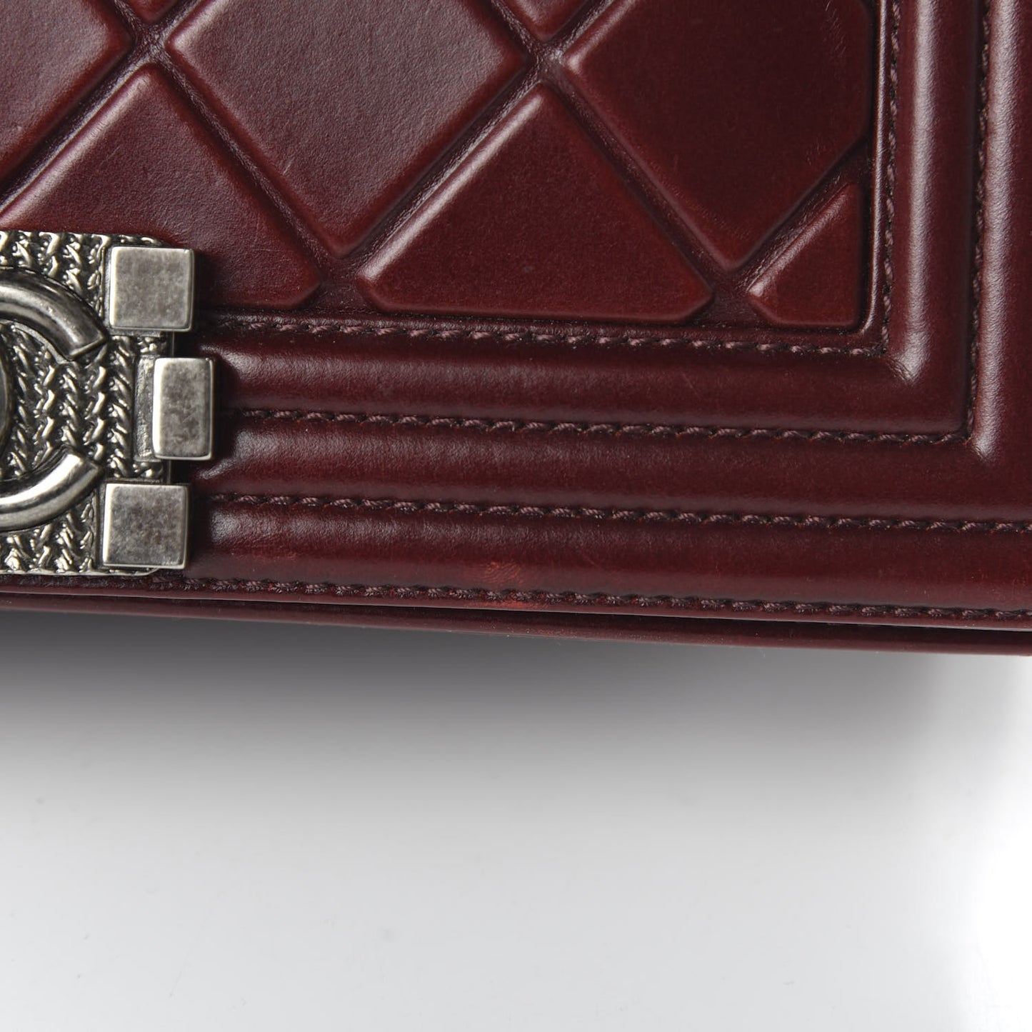 Calfskin Embossed Medium Paris Salzburg Boy Flap Red