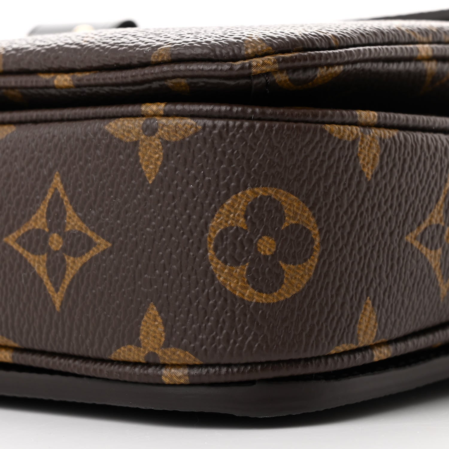 Louis Vuitton Monogram My World Tour Pochette Metis 10 of 11