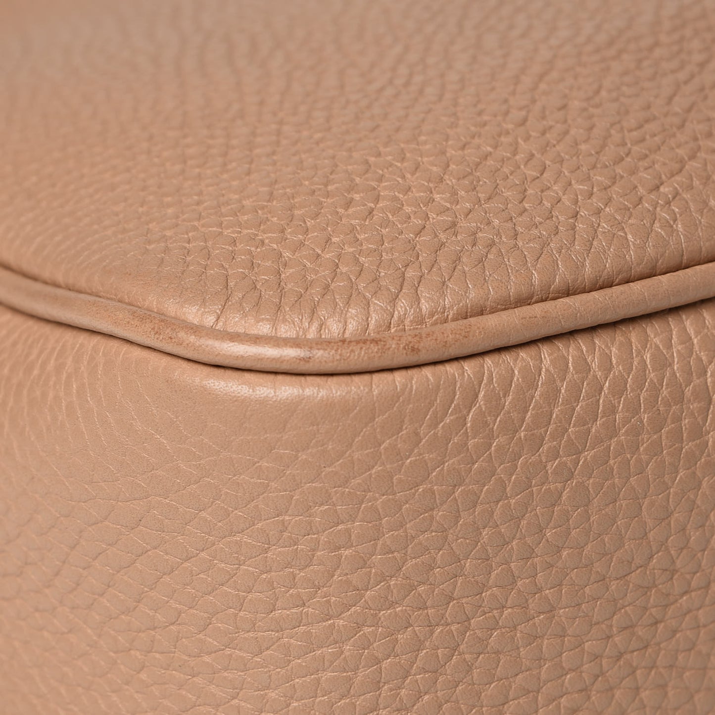 Pebbled Calfskin Small Soho Disco Bag Camelia