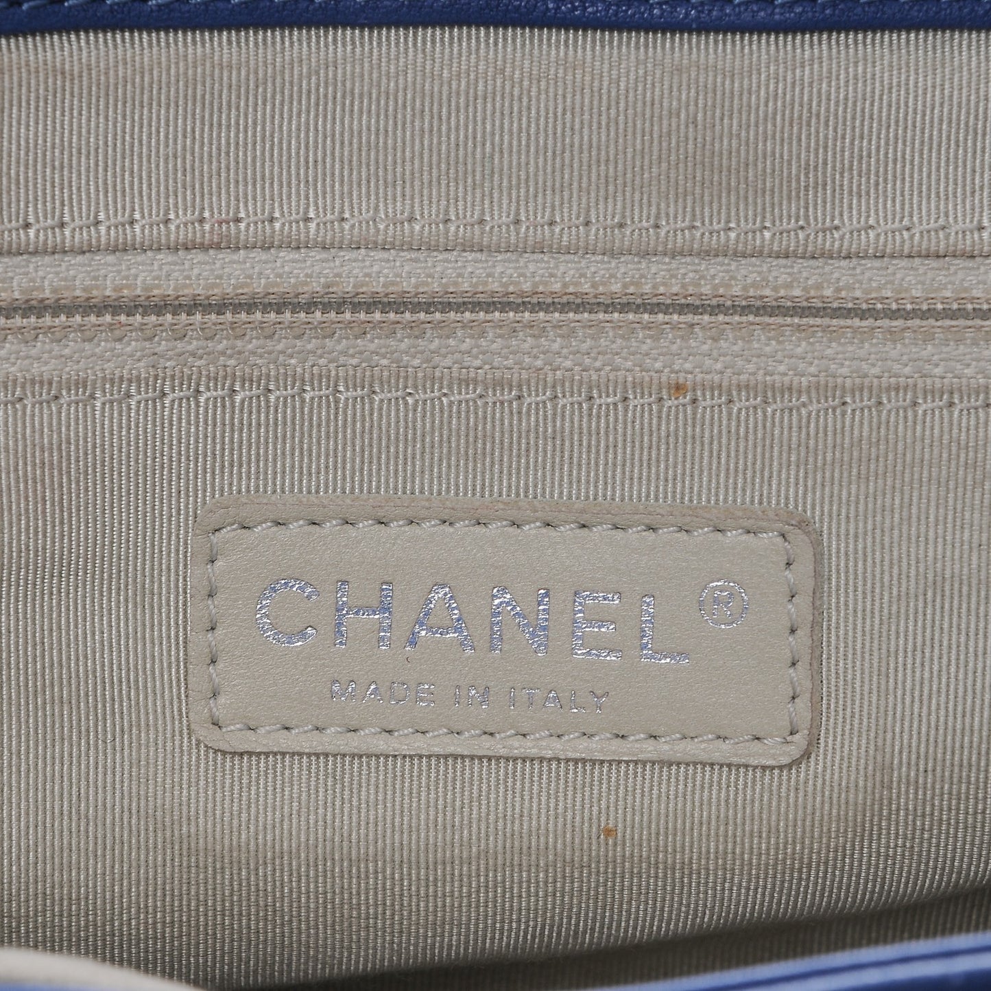 Washed Lambskin Chain Around Medium Messenger Blue