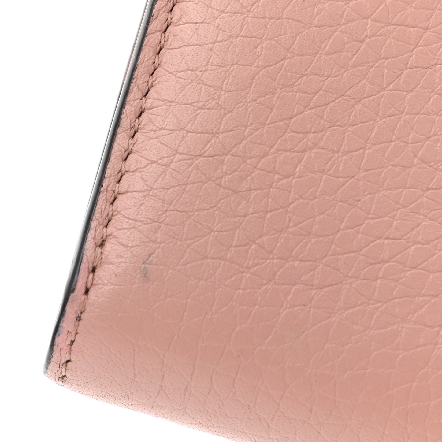 Taurillon Capucines Wallet Magnolia