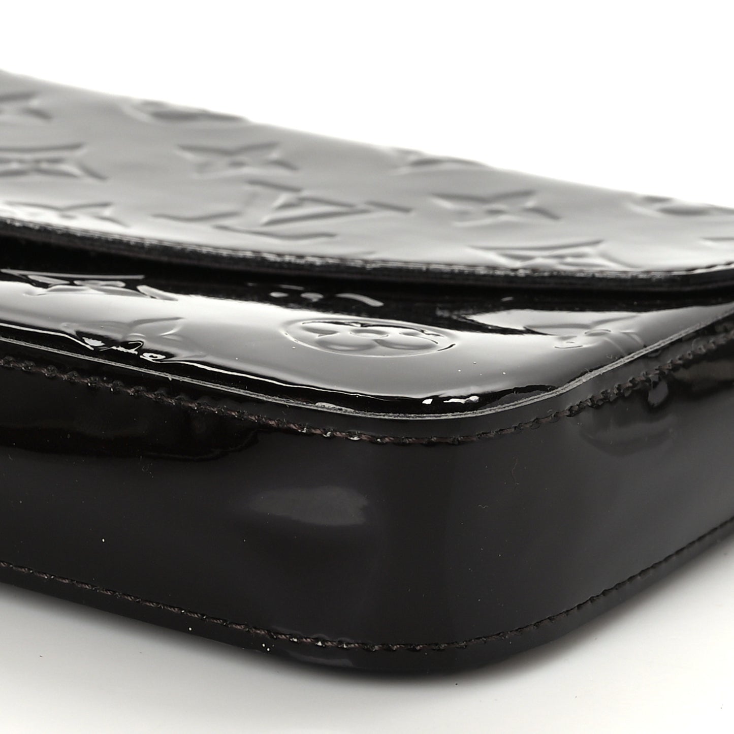 Vernis Pochette Felicie Chain Wallet Amarante