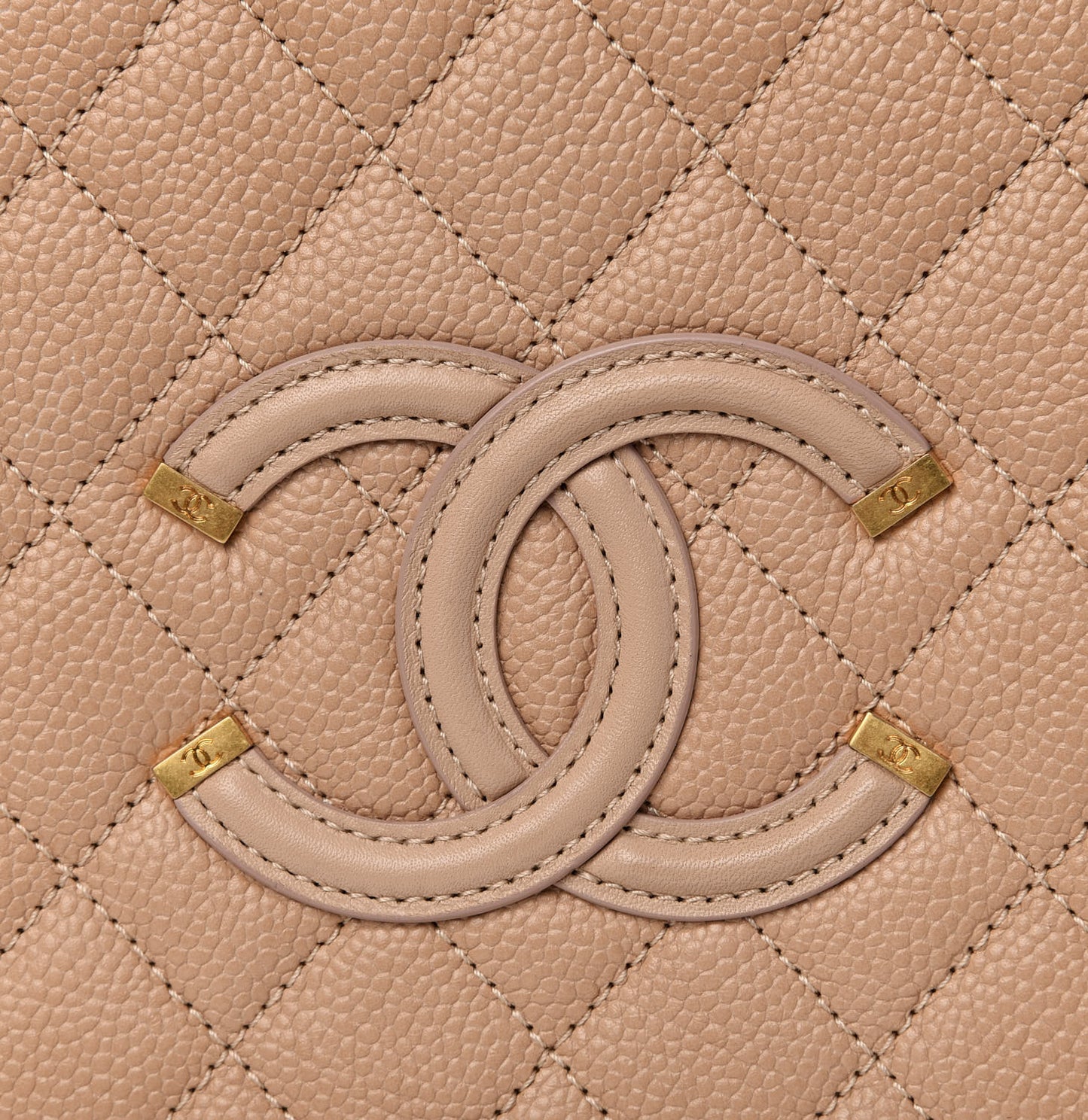 Caviar Quilted Medium CC Filigree Vanity Case Beige