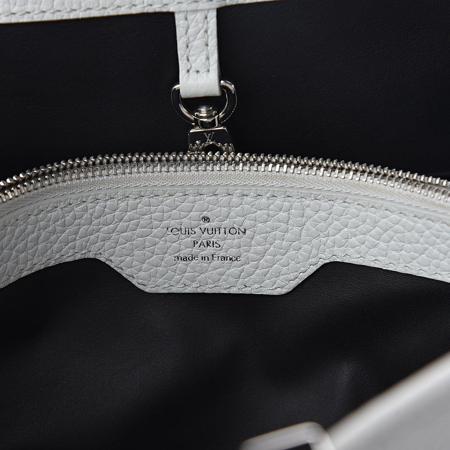 Taurillon Capucines MM Cloudy Black