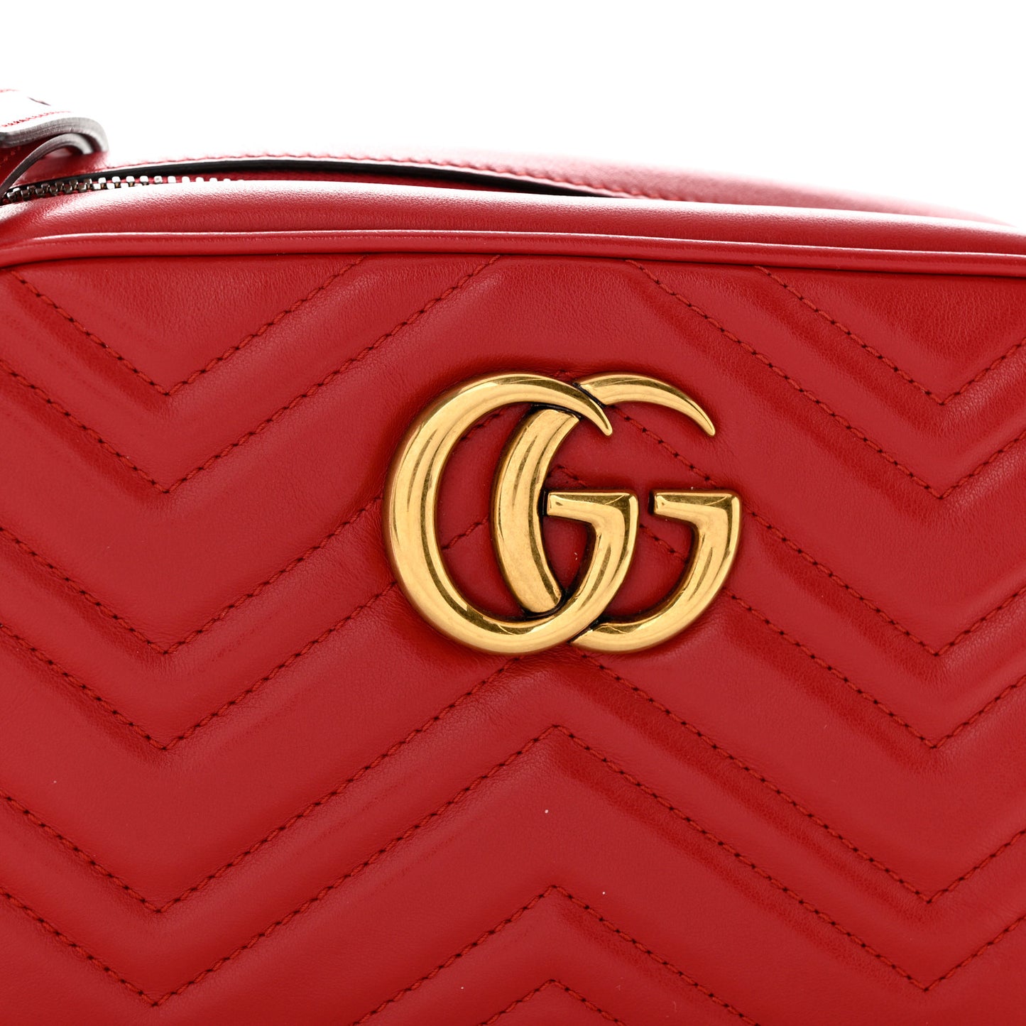 Calfskin Matelasse Small GG Marmont Chain Shoulder Bag Hibiscus Red