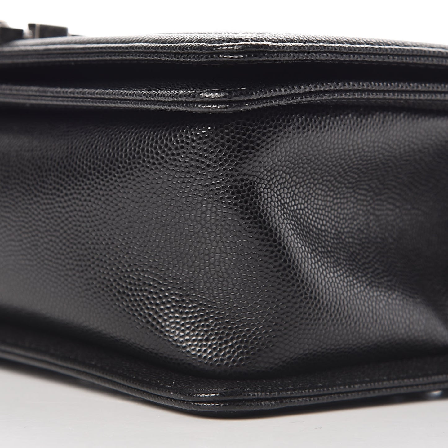 Caviar Quilted Medium Boy Flap Black