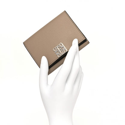 Loewe Pebble Grain Calfskin Anagram Small Vertical Wallet Sand 2 of 9