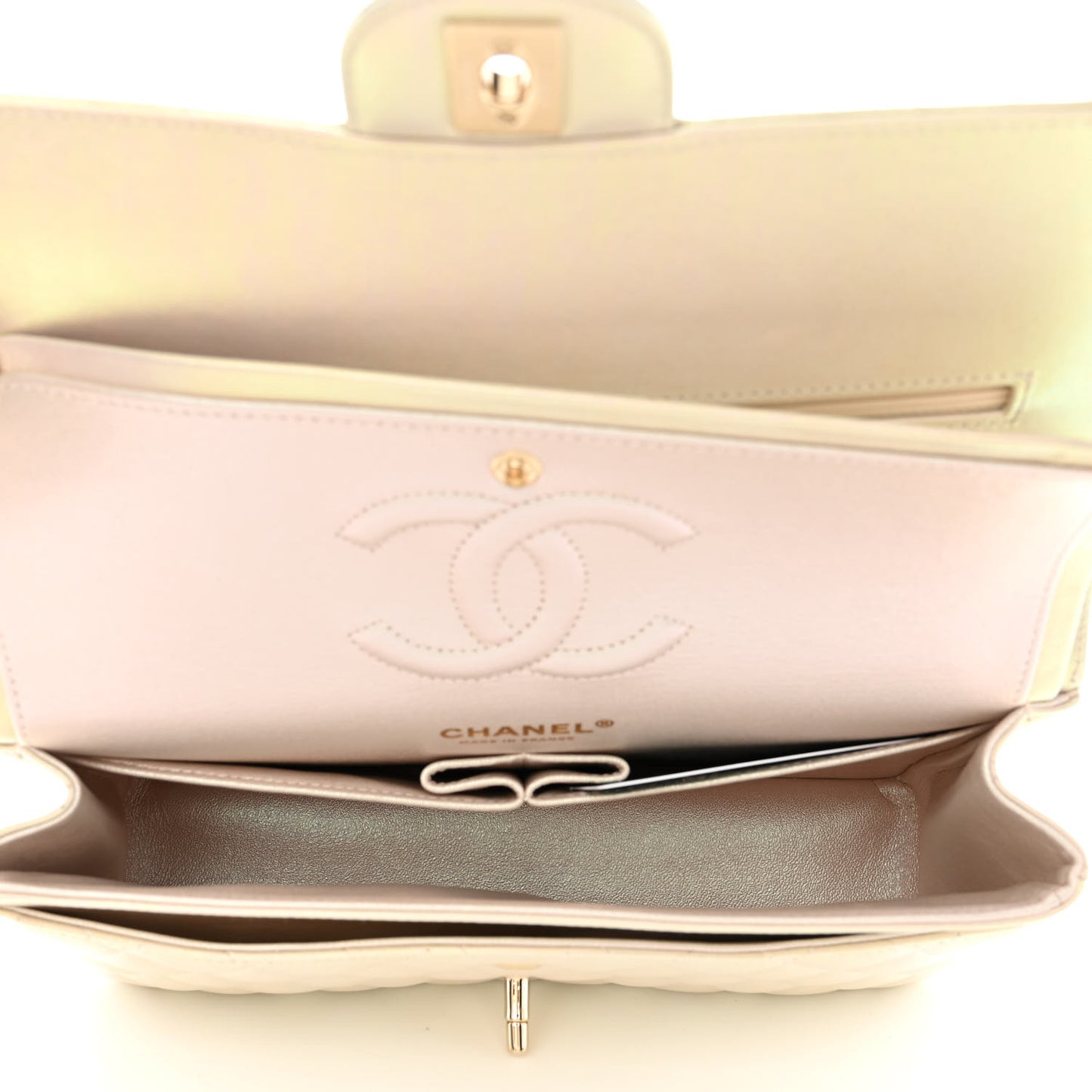 Iridescent Lambskin Quilted Medium Double Flap Ivory