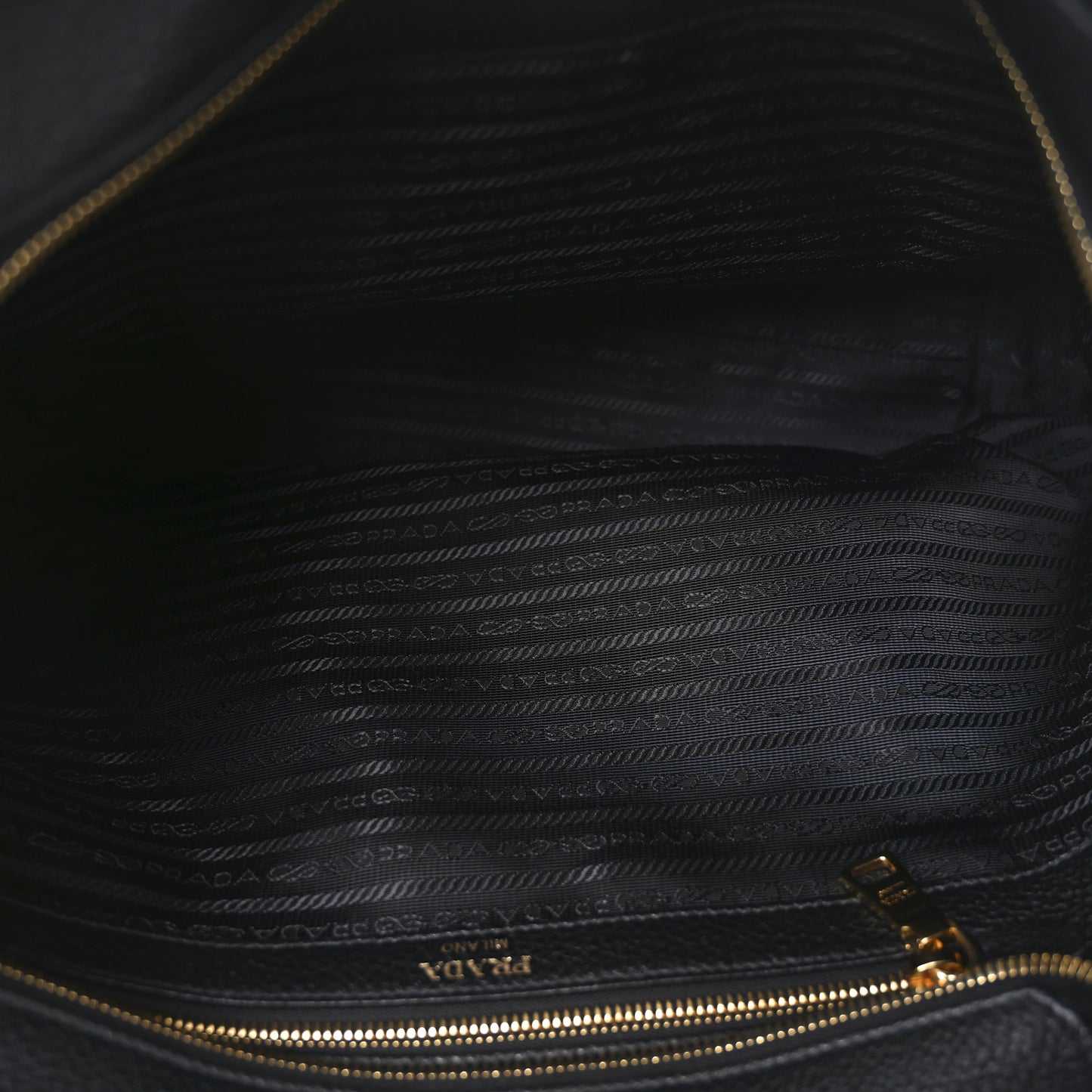 Vitello Daino Pocket Shopping Tote Black