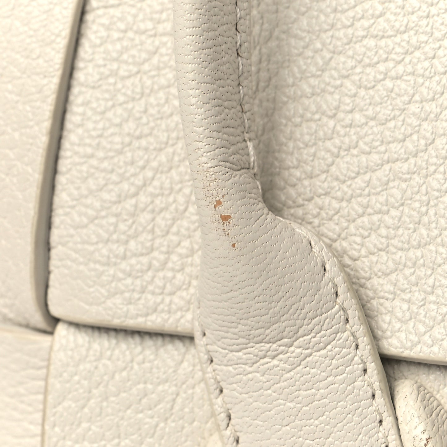 Grained Calfskin Maxi Intrecciato Mini Arco Bianco