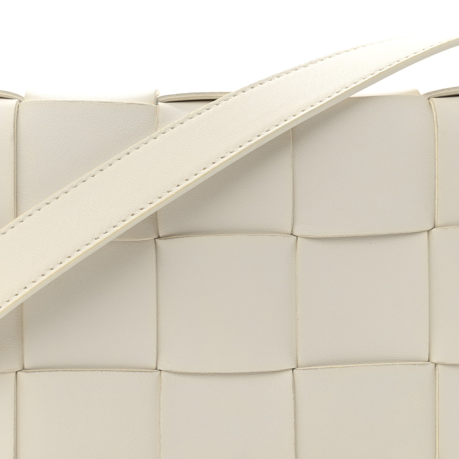 Bottega Veneta Lambskin Maxi Intrecciato Cassette Crossbody Bag White 8 of 11