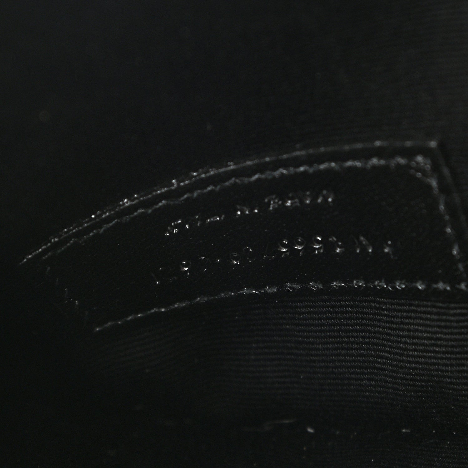 Saint Laurent Grain De Poudre Uptown Pouch Crema Soft 6 of 8
