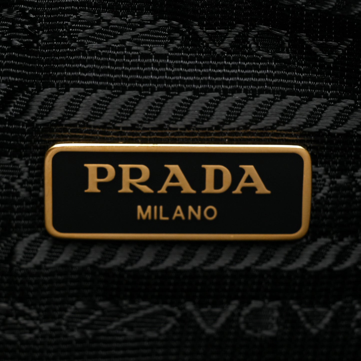 Saffiano Lux Re-Edition 2005 Shoulder Bag Black