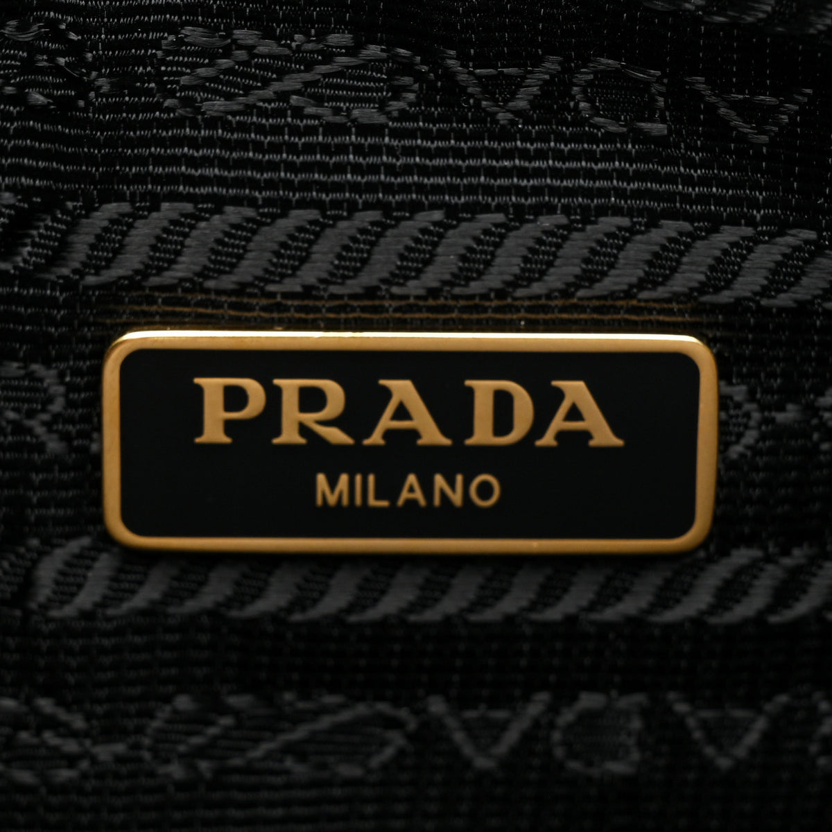 Saffiano Lux Re-Edition 2005 Shoulder Bag Black