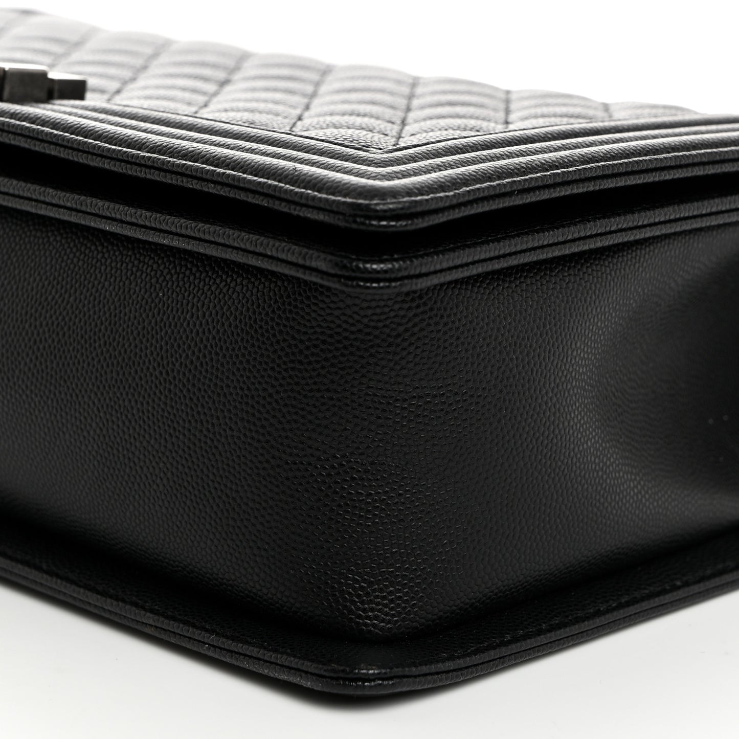 Caviar Quilted New Medium Boy Flap Black