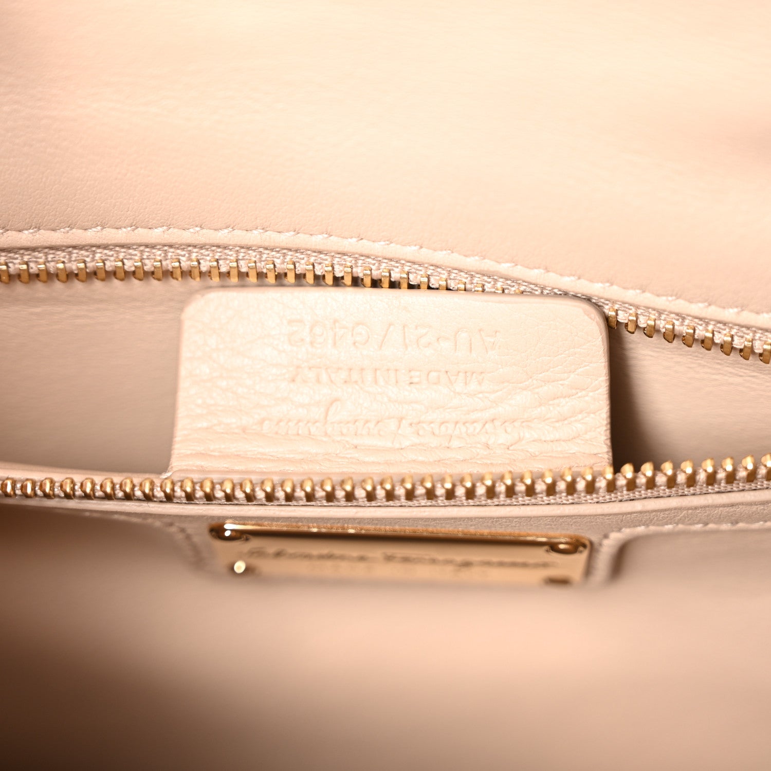 Salvatore Ferragamo Printed Calfskin Ginny Shoulder Bag Beige 7 of 10