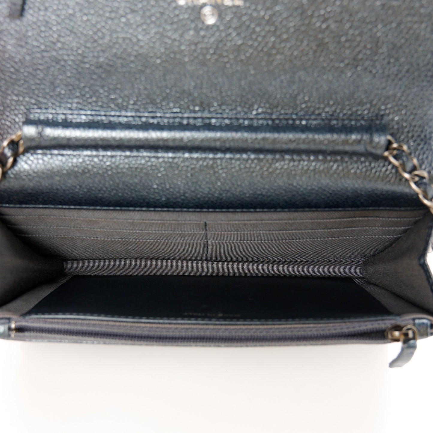 Pearly Caviar Quilted Wallet on Chain WOC Grey