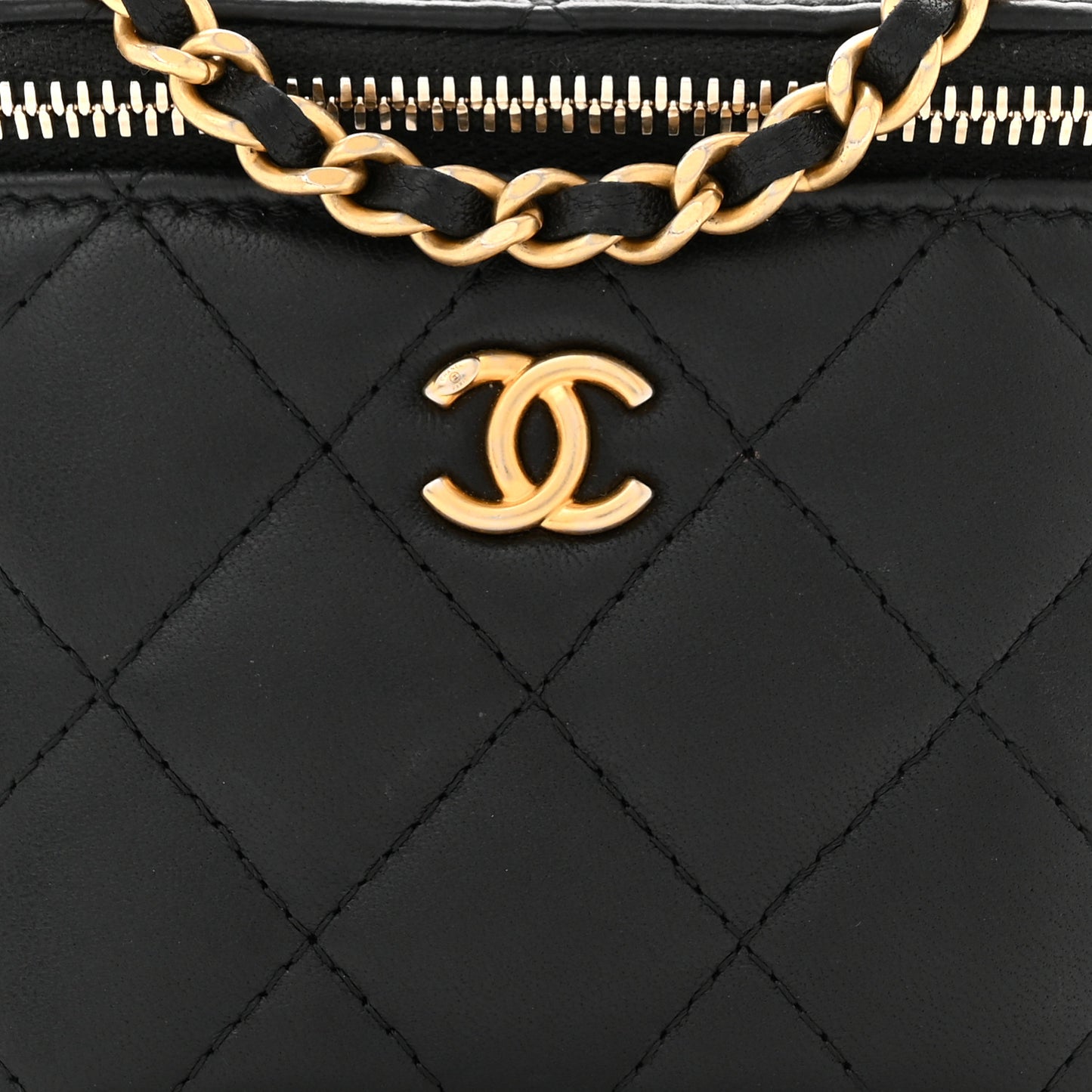 Lambskin Quilted Mini Pearl Crush Vanity Case With Chain Black