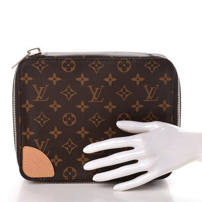 Louis Vuitton Monogram Horizon Accessories Pouch 2 of 9