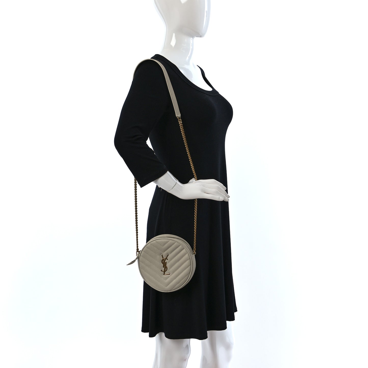 Grain De Poudre Matelasse Chevron Quilted Round Vinyle Camera Bag Blanc Vintage