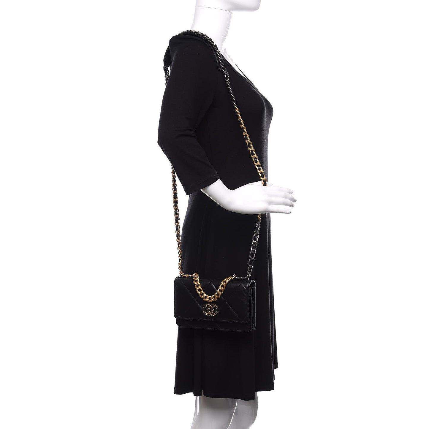 Shiny Goatskin Quilted 19 Wallet On Chain WOC Black