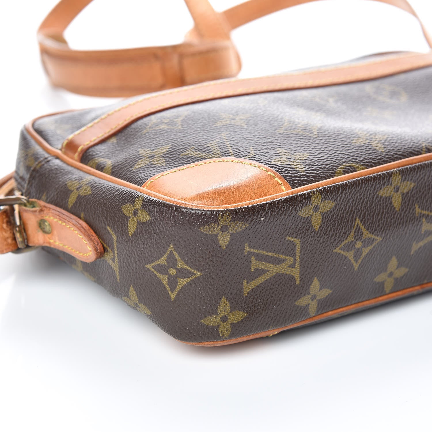 Louis Vuitton Monogram Trocadero 24 15 of 16
