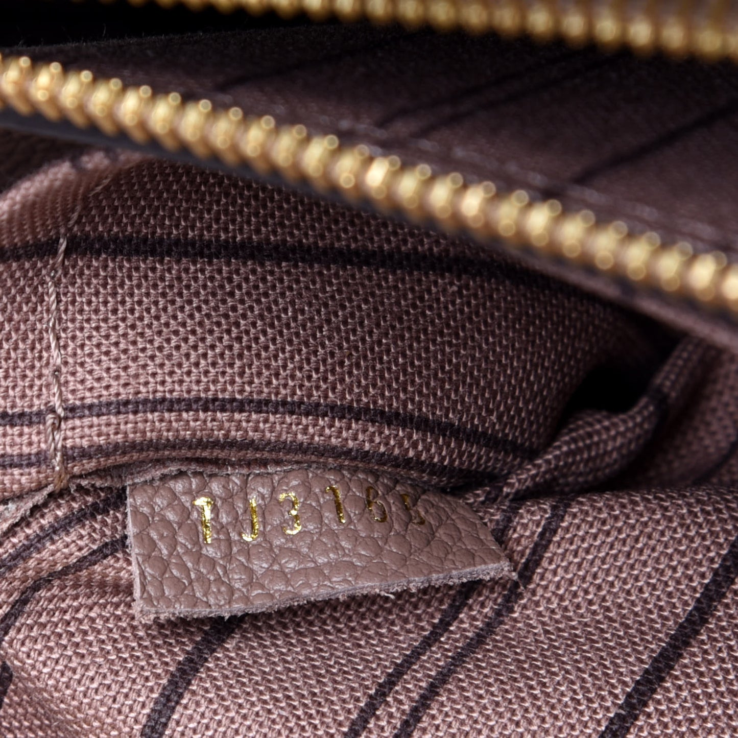 Empreinte Montaigne BB Mastic