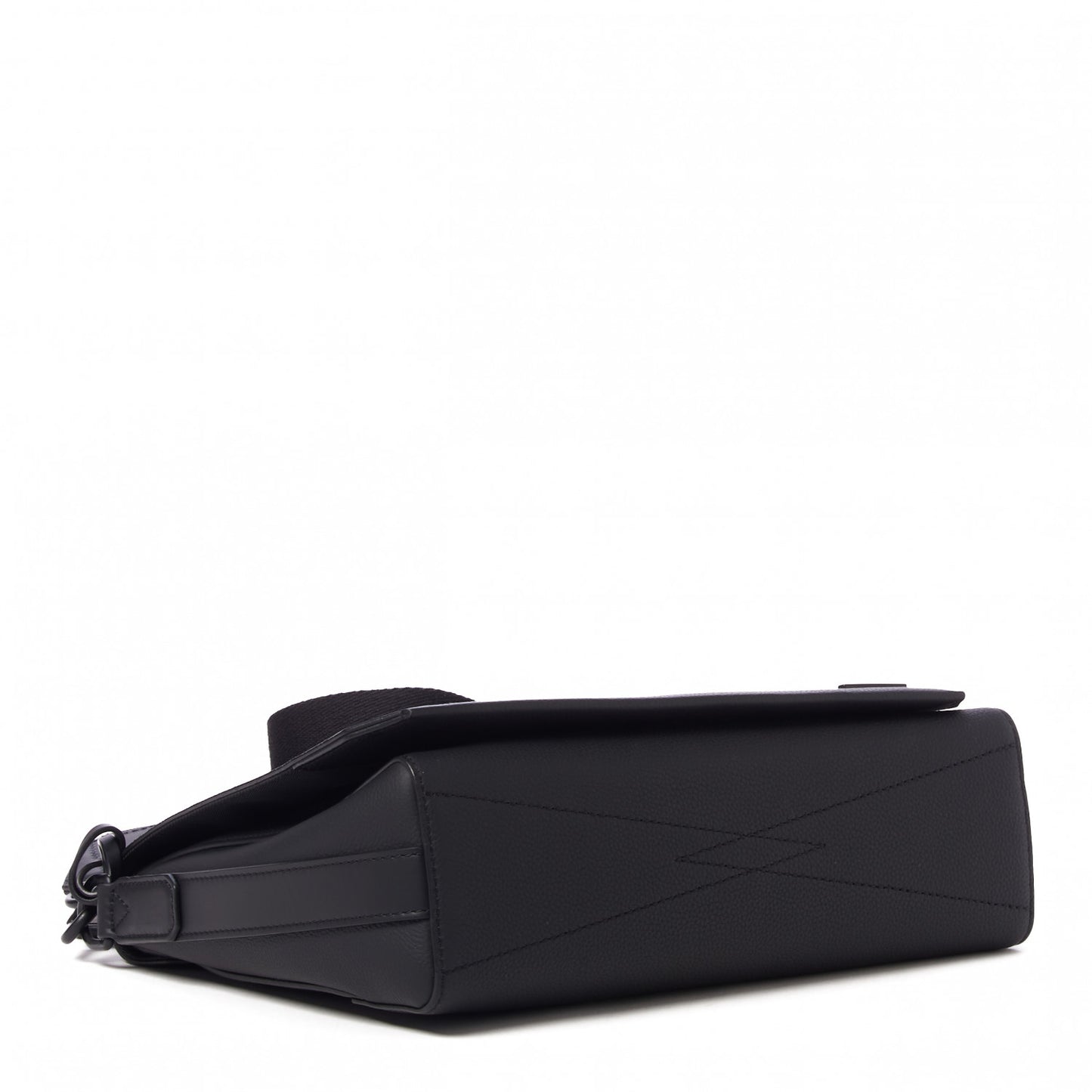 Calfskin Aerogram Messenger Black