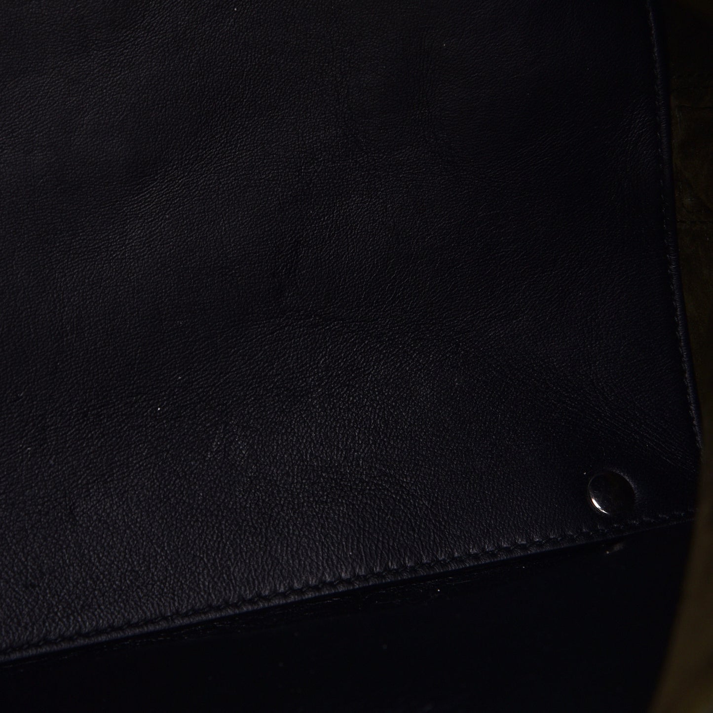 Baby Daim Suede Papier A4 Zip Around Tote Vert Militaire
