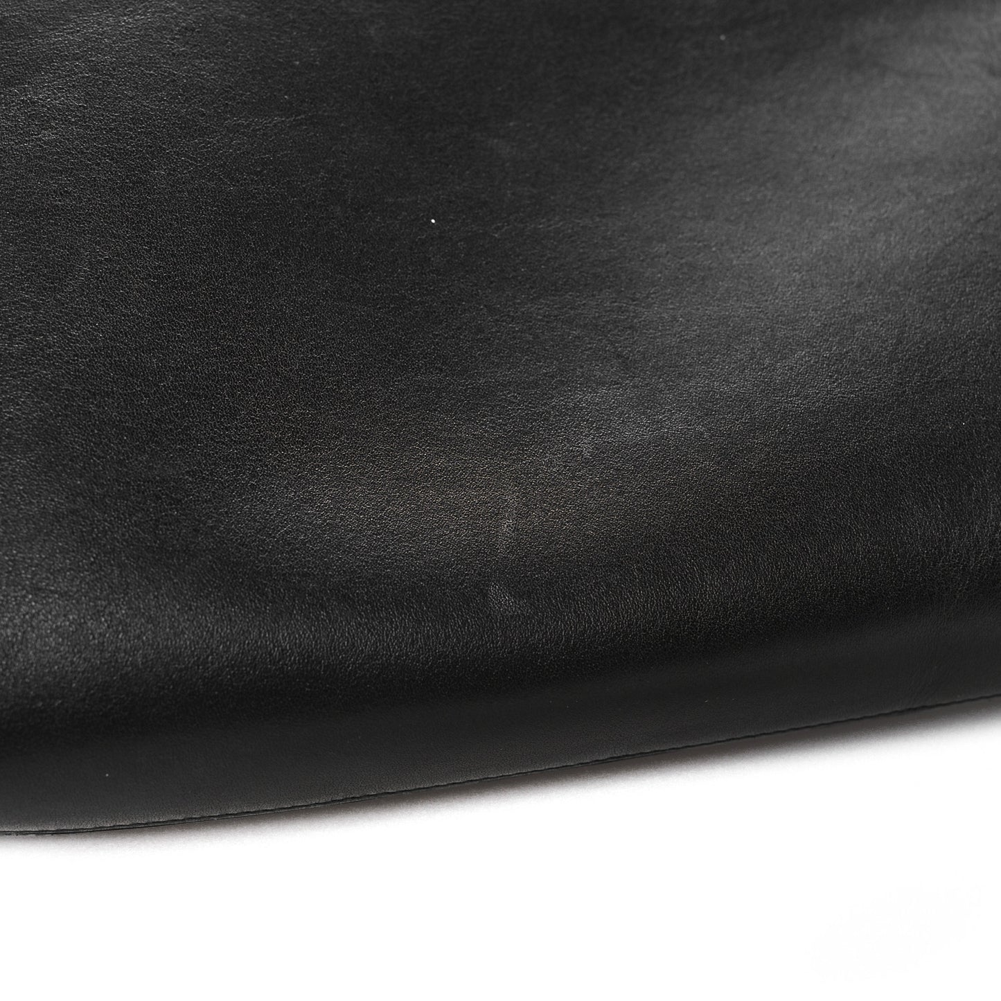 Calfskin T Pouch Black