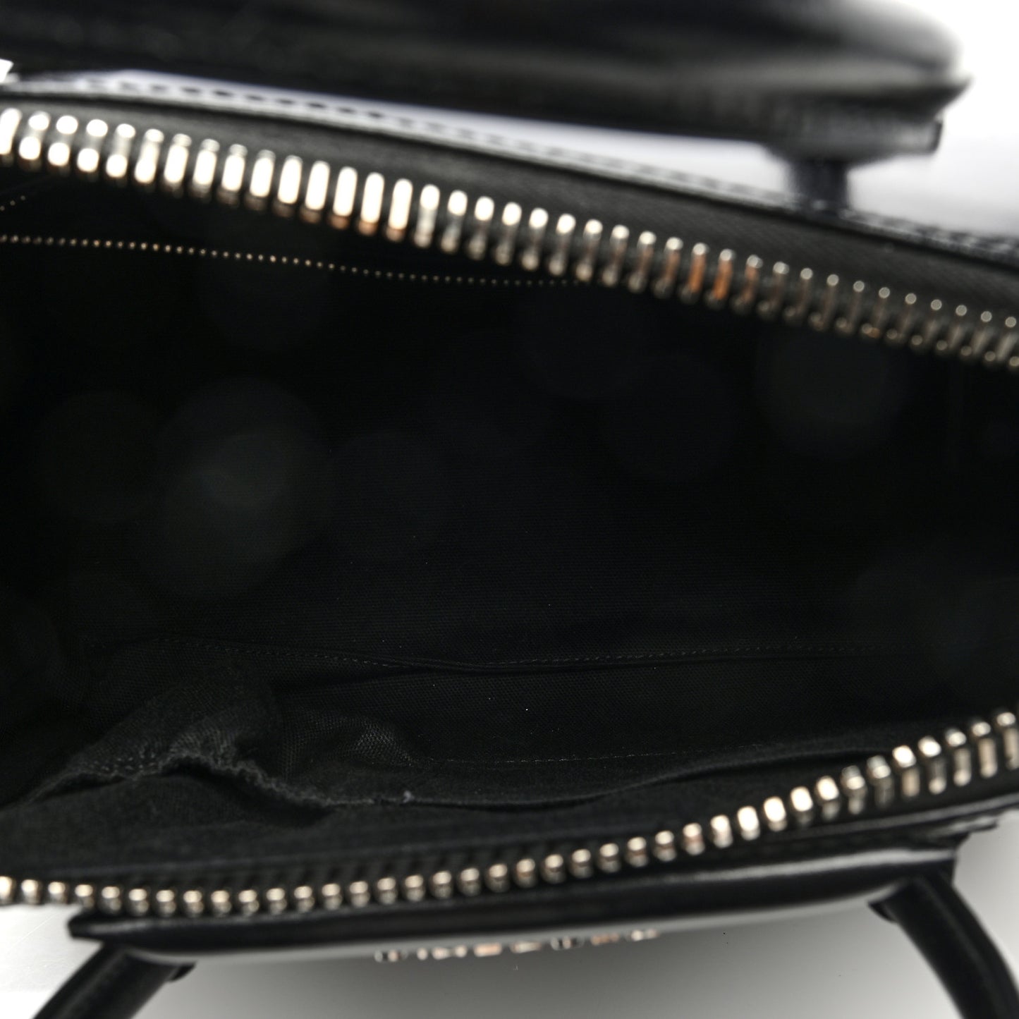 Shiny Lord Calfskin Small Antigona Black