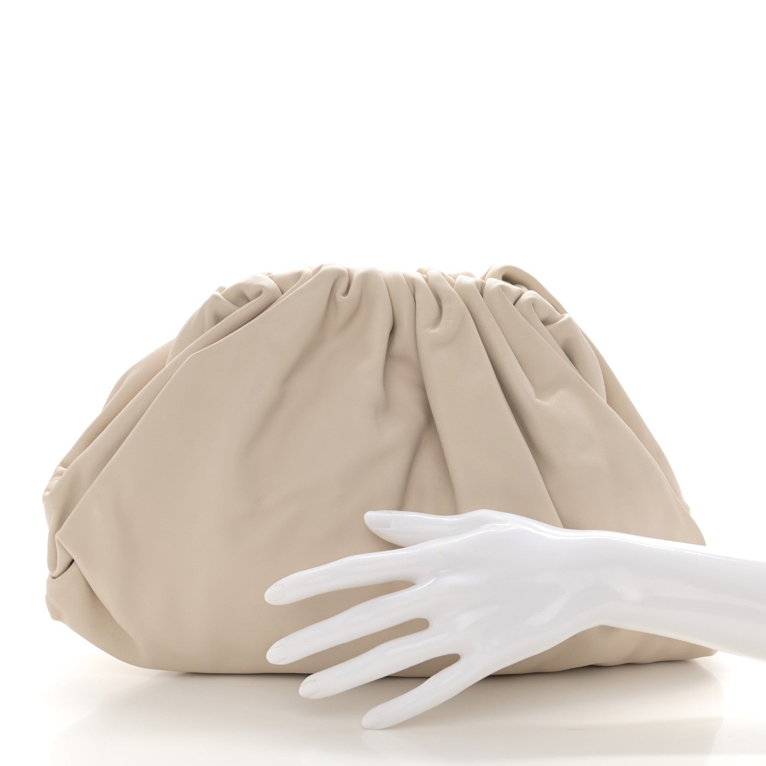 Bottega Veneta Smooth Butter Calf The Pouch Oversized Clutch Plaster 2 of 10