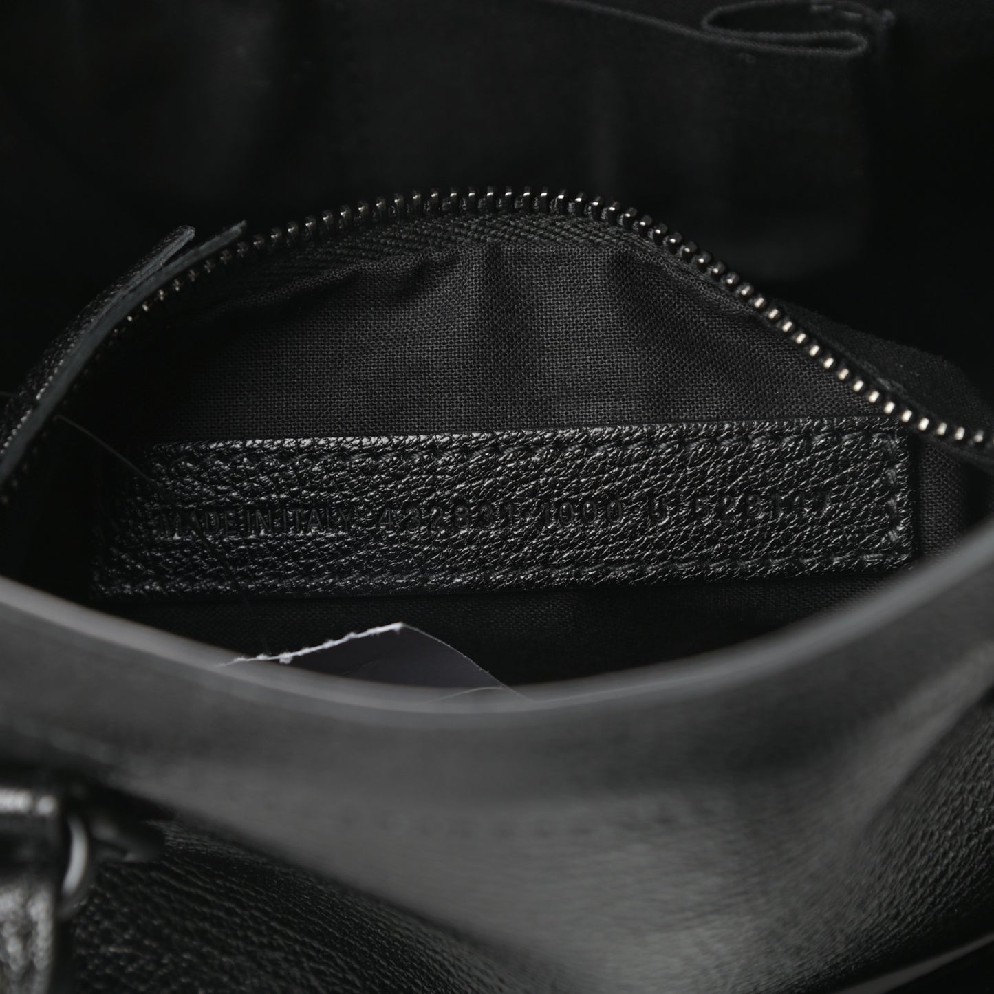 Chevre Black Metallic Edge Hardware S City Black