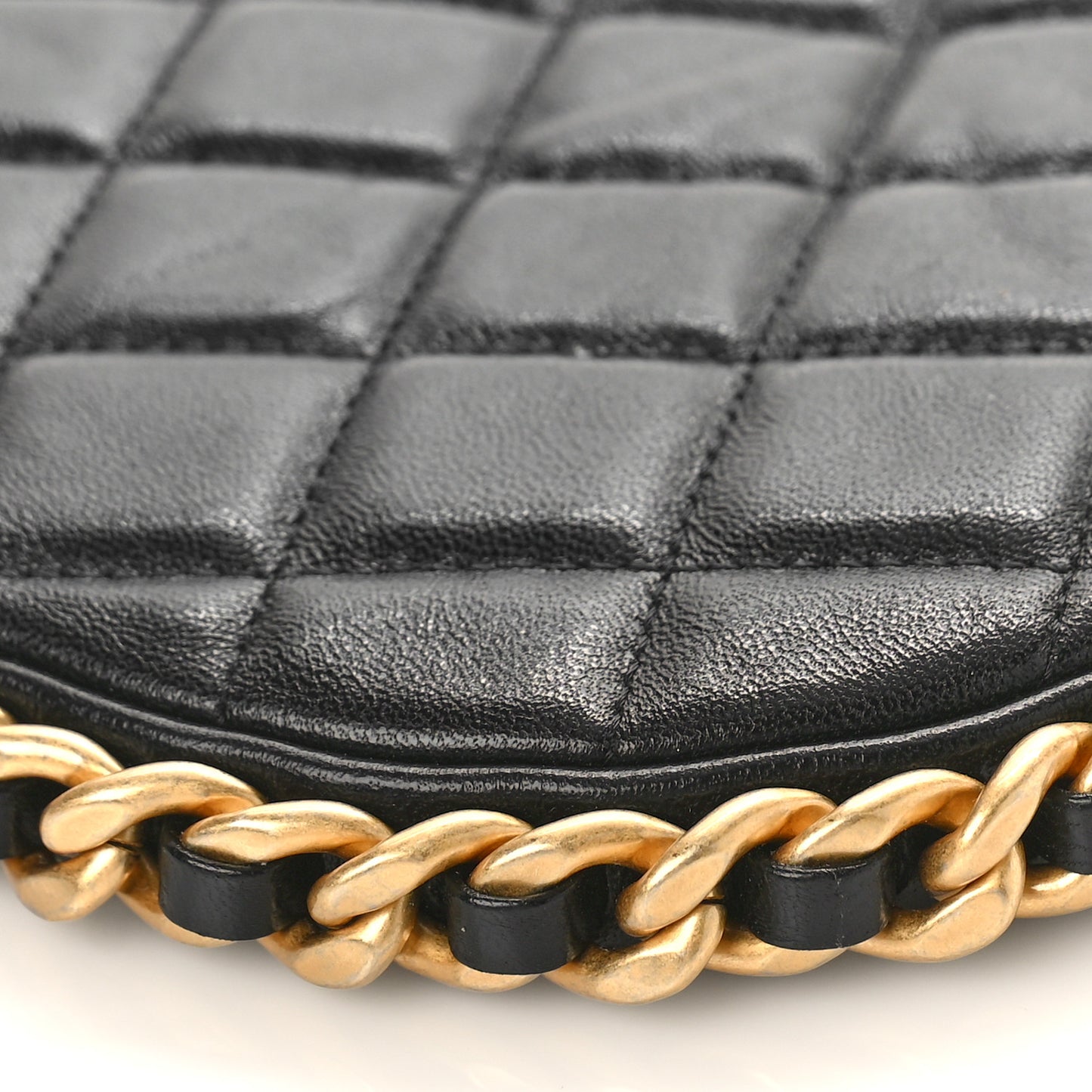 Shiny Crumpled Lambskin Quilted Large Trendy Chain Around Hobo Black