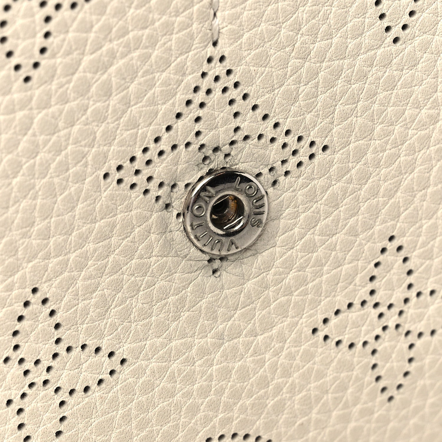 Louis Vuitton Mahina Iris Wallet NM Ivory 8 of 8