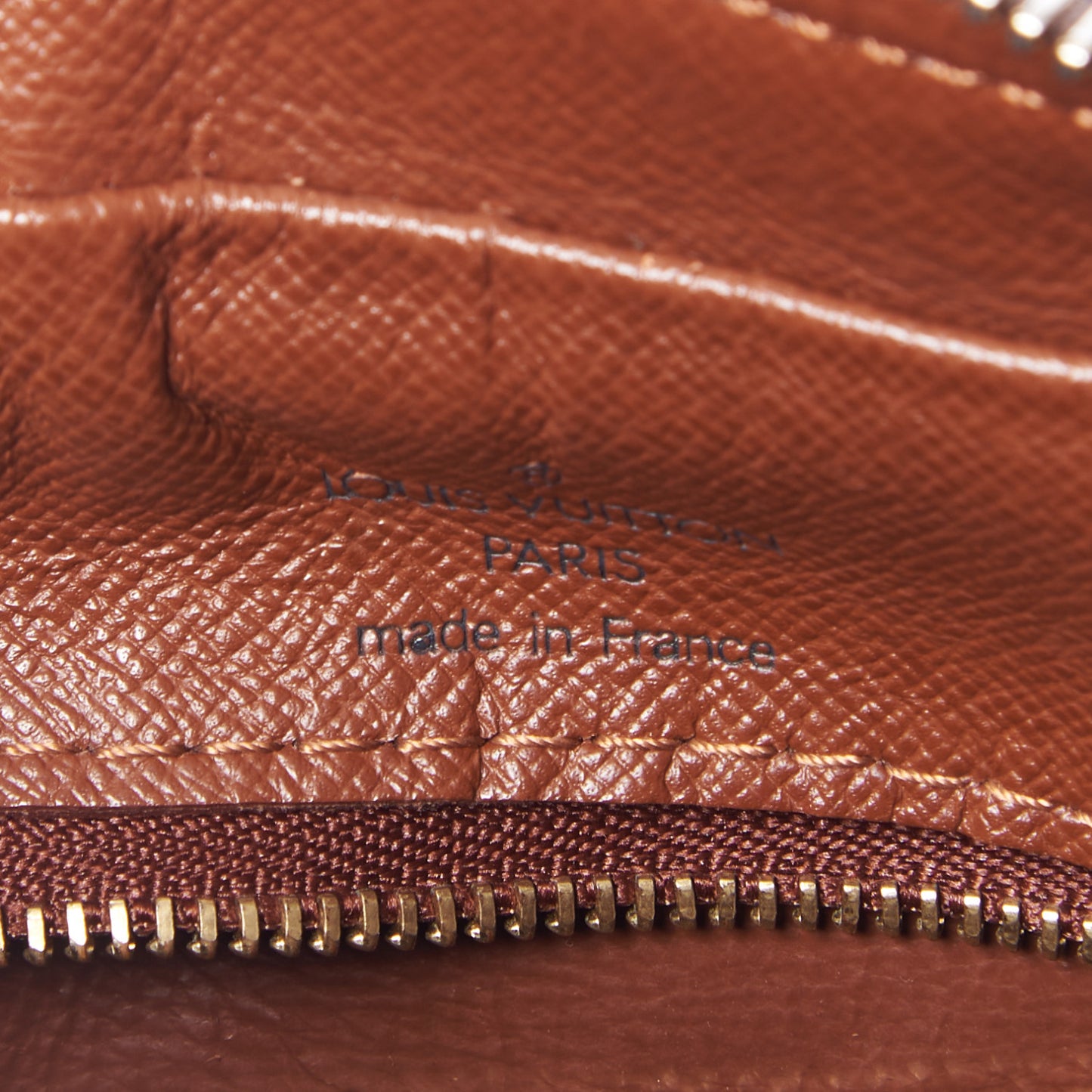 Monogram Nil 28