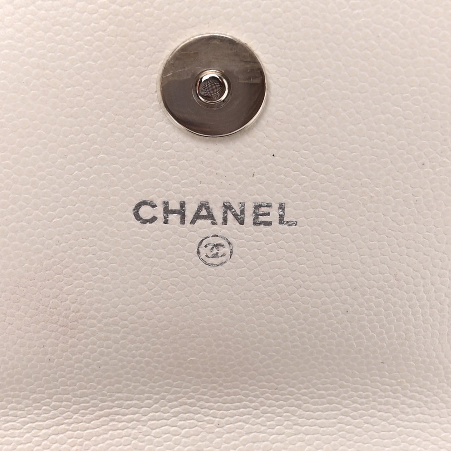 Caviar Quilted My Everything Clutch With Chain White Black