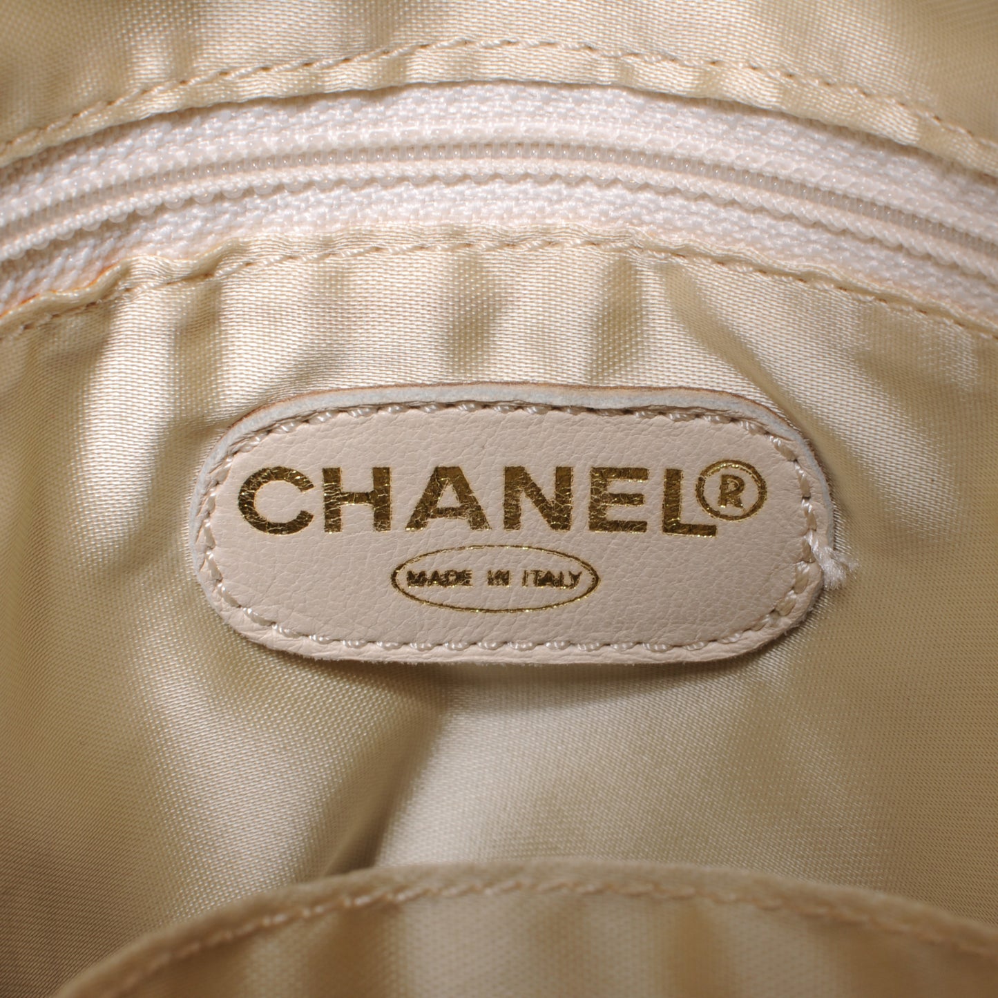 Caviar Shoulder Bag Ivory