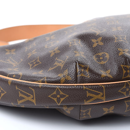 Louis Vuitton Monogram Croissant MM 8 of 11