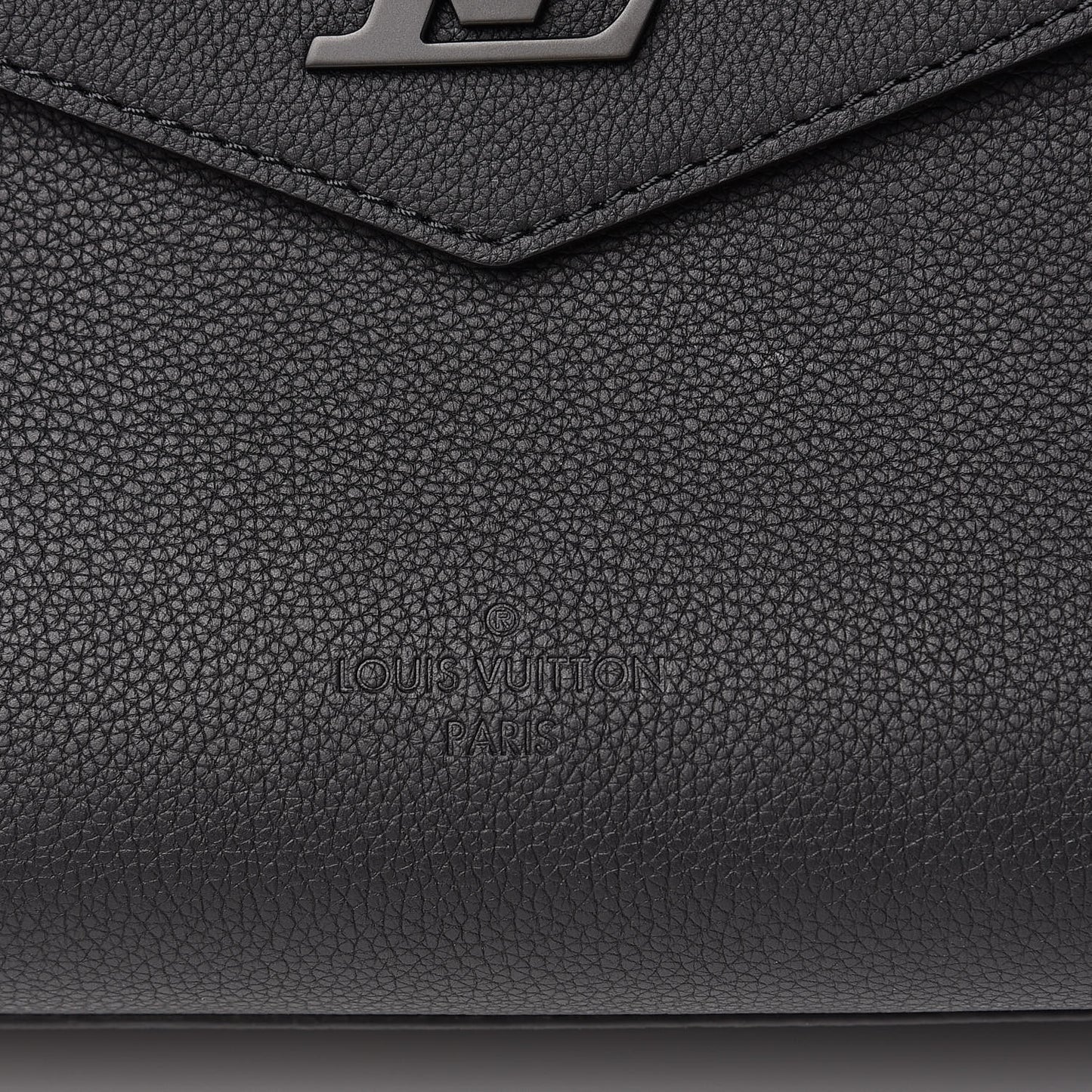 Soft Calfskin Lockme Tote MM Black