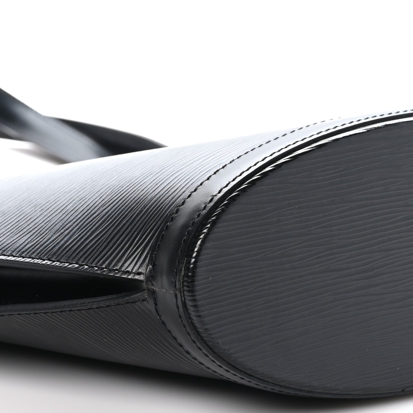 Epi Saint Jacques PM Long Straps Black