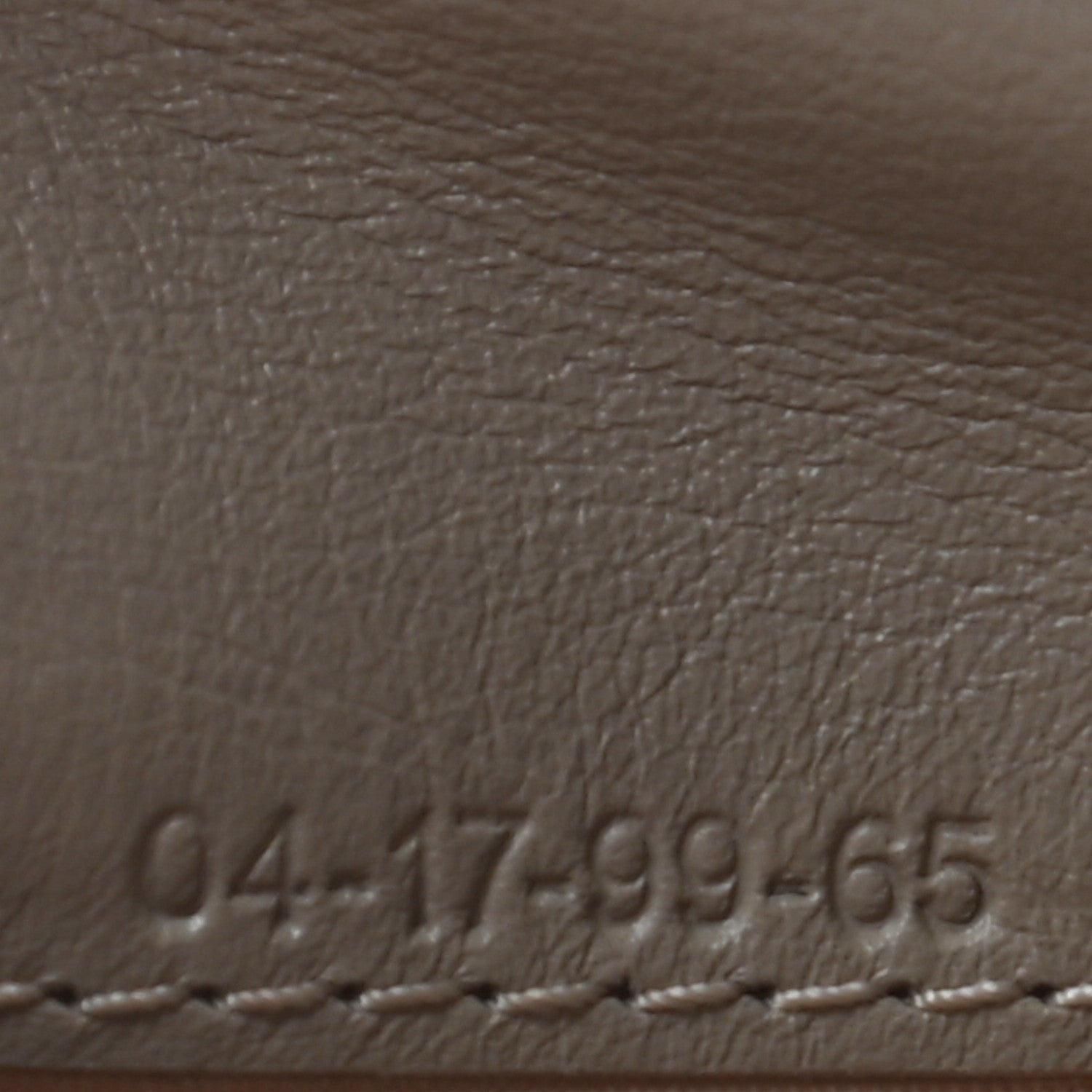 Chloe Calfskin Suede Circle C Compact Wallet Pastel Grey 7 of 7
