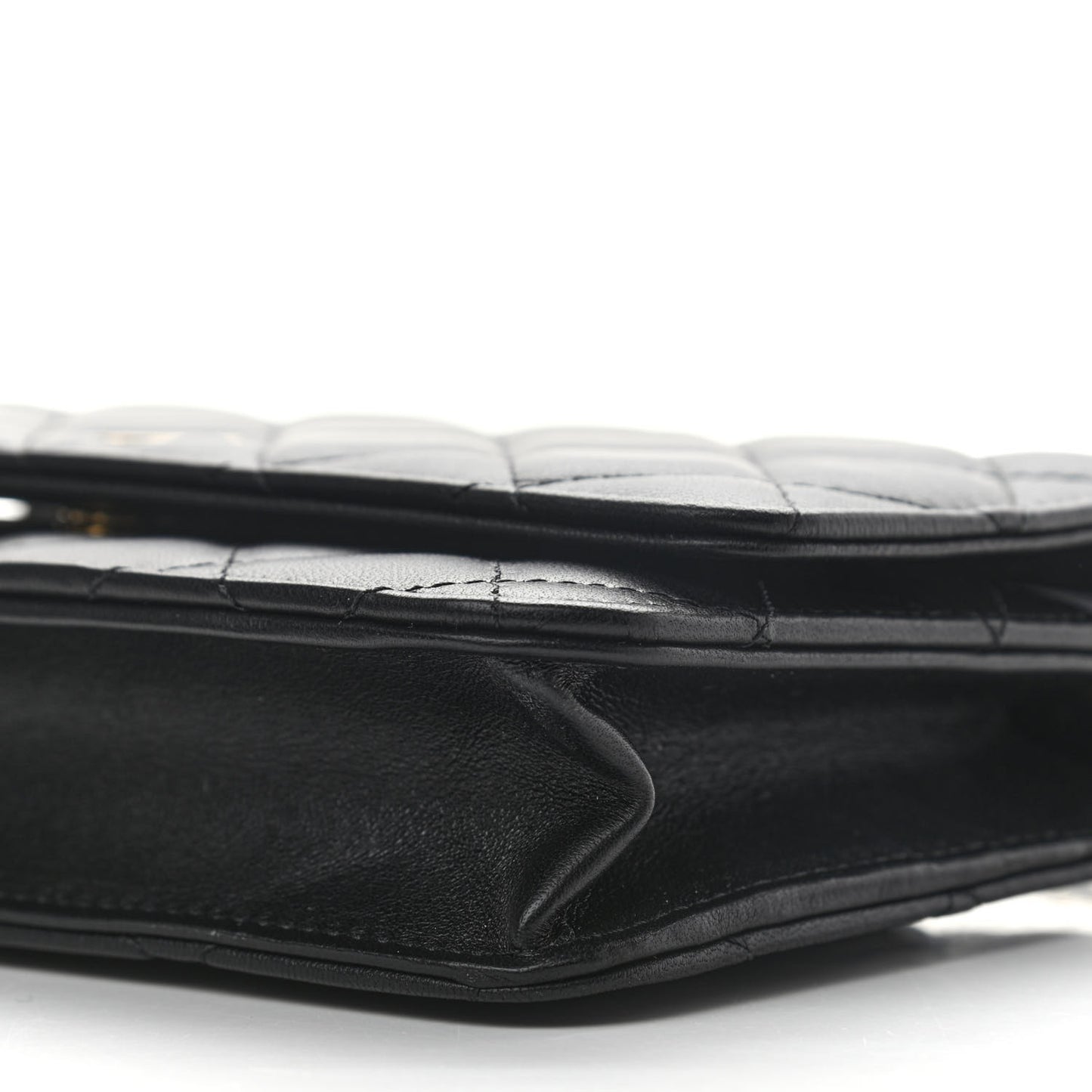 Lambskin Quilted Wallet On Chain WOC Black