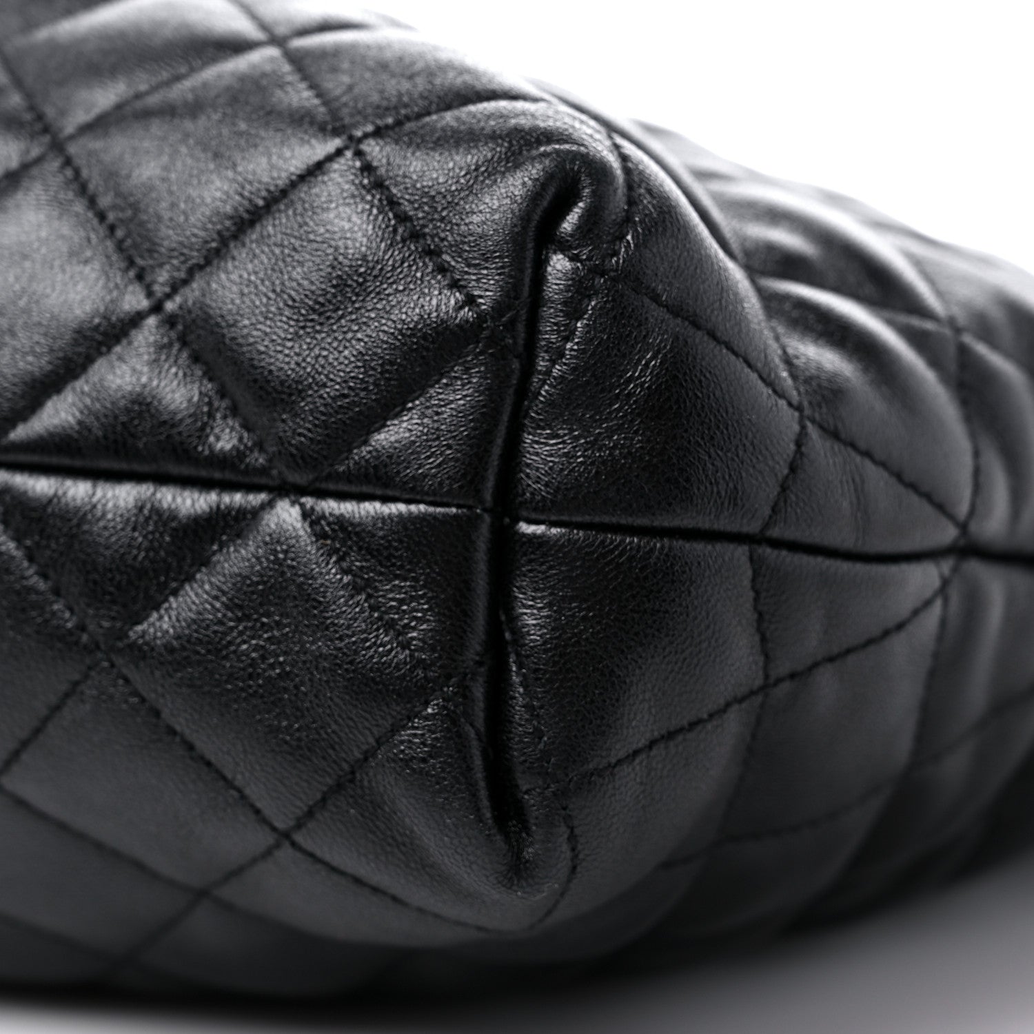 Saint Laurent Lambskin Quilted Maxi Icare Shopping Tote Black 10 of 10