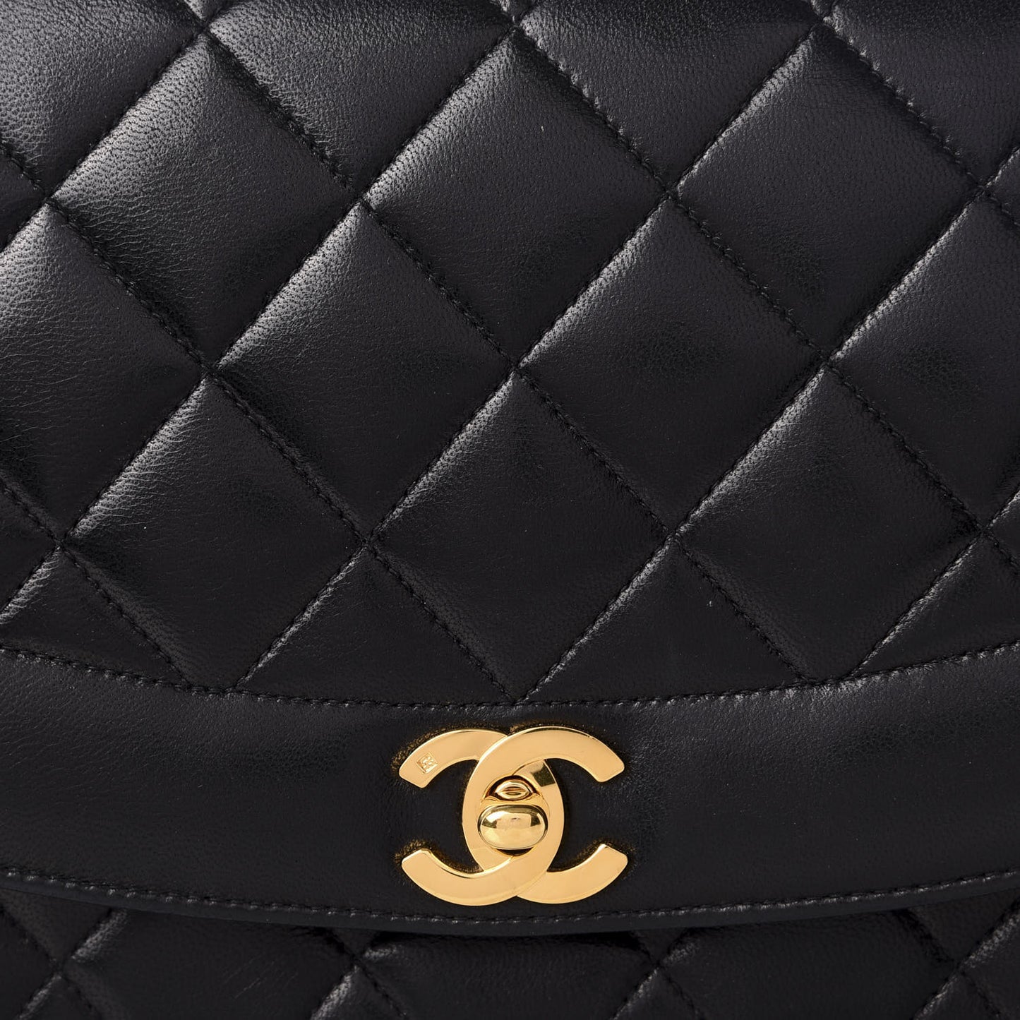 Lambskin Quilted Medium Single Flap Black