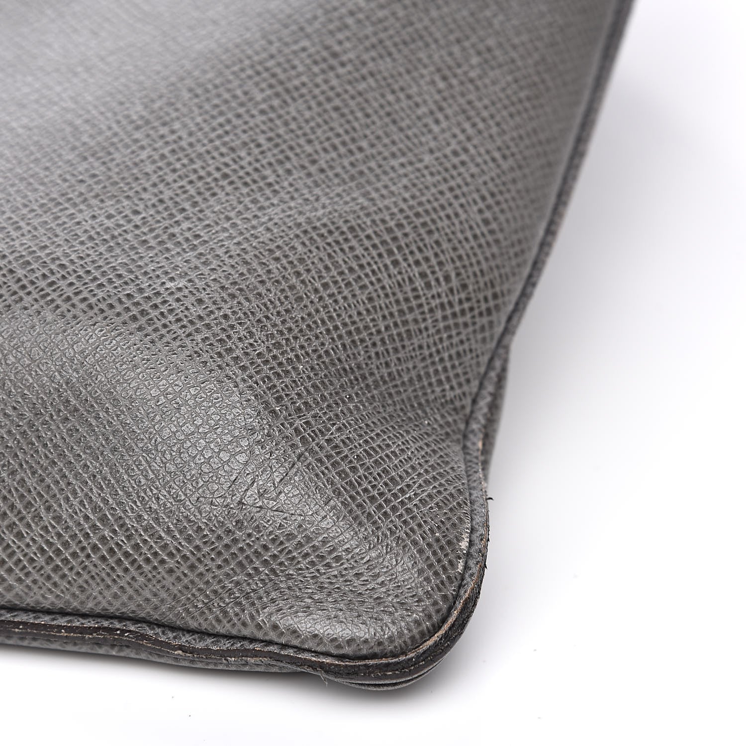 Louis Vuitton Taiga Sasha Messenger Glacier 9 of 14