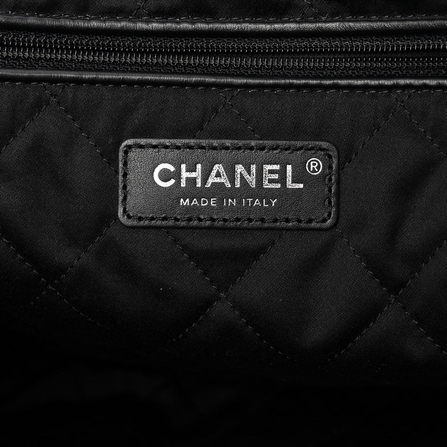 Shiny Calfskin Quilted Small Chanel 22 So Black