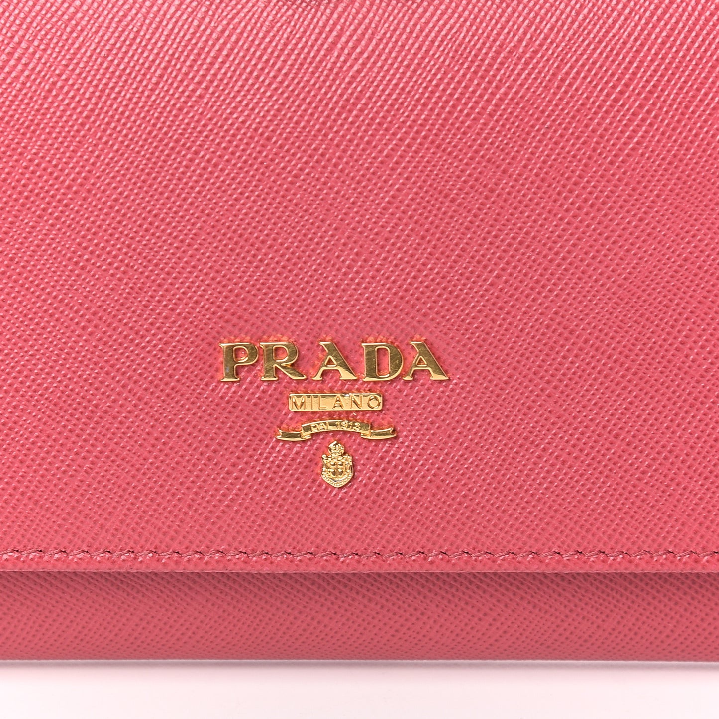 Saffiano Metal Oro Chain Wallet Peonia
